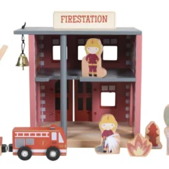 Little Dutch Railway Brandweerkazerne -Peuter Plezier Verkoopwinkel LD4490 little dutch railway brandweerkazerne 1