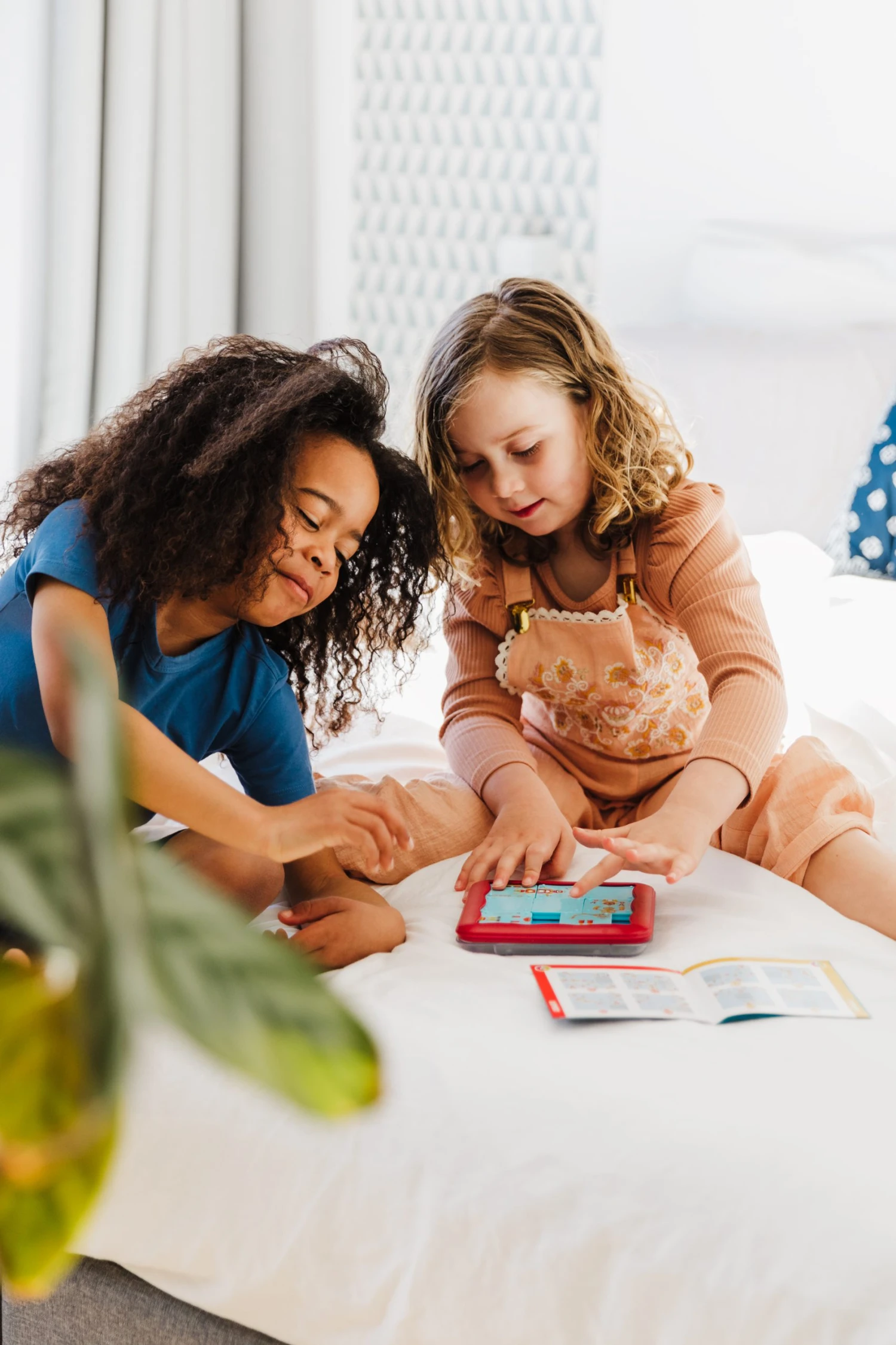 SmartGames SG428 Robot Factory Denkspel Puzzelspel 4 SmartGames SG428 Robot Factory Denkspel Puzzelspel - Image 2