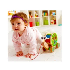 Trekfiguur Hape: Walk-a-Long Snail -Peuter Plezier Verkoopwinkel houten trekdier hape walk a long slak 3