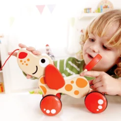 Trekfiguur – Hape – Pepe Pull Along -Peuter Plezier Verkoopwinkel houten trekfiguur hape walk a long puppy 2